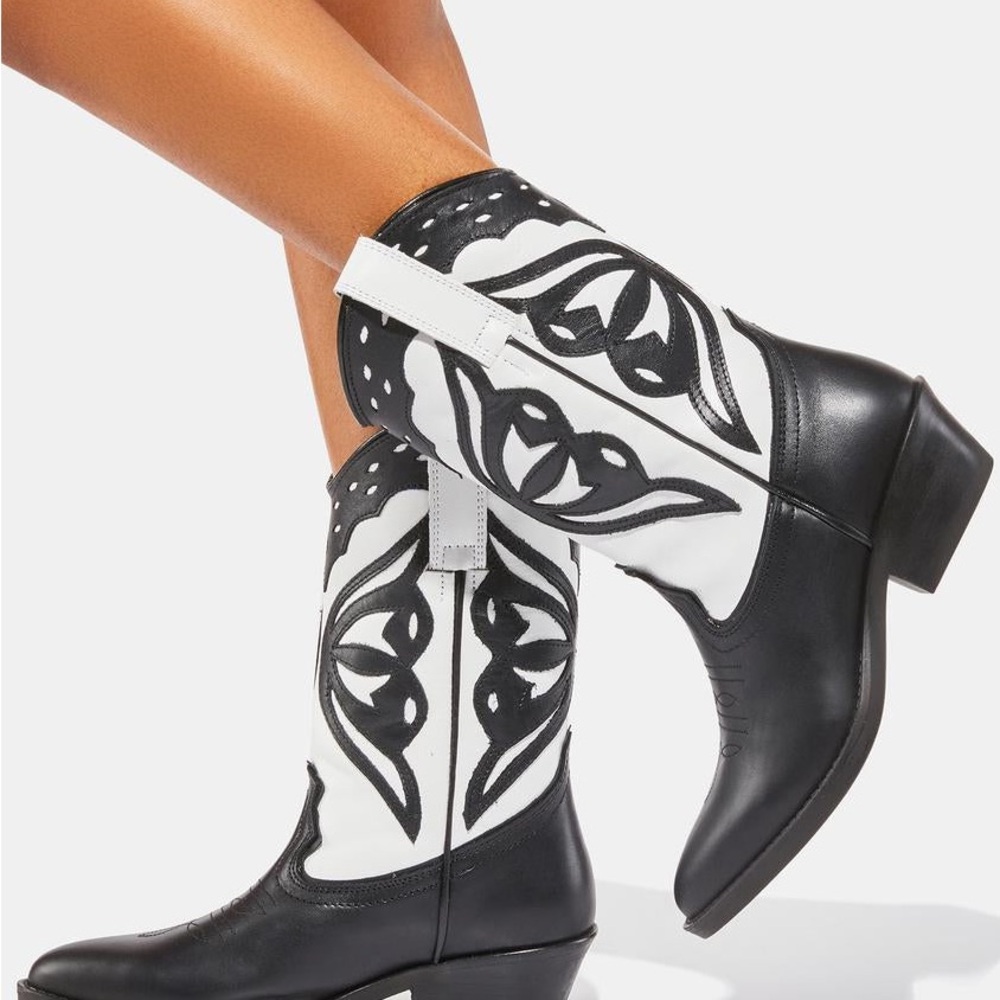 Black and white cowboy boots Steve Madden